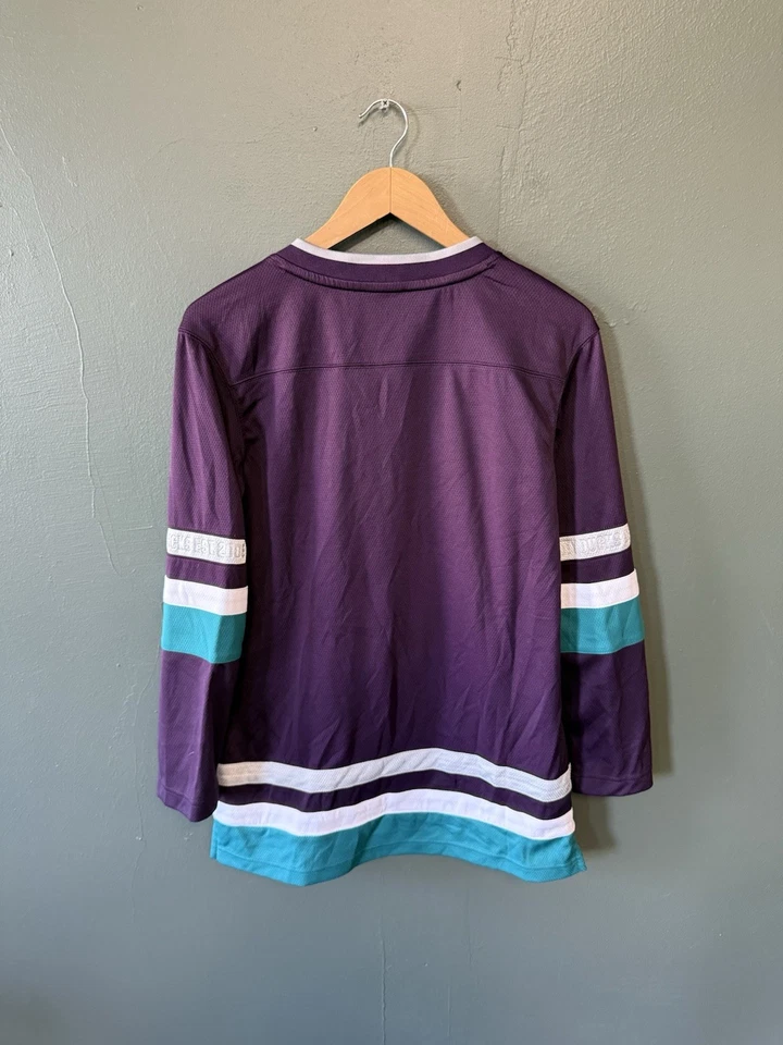 Camiseta para mujer Anaheim Duck's Fanatics pequeña púrpura bordada Foto 2 de 3