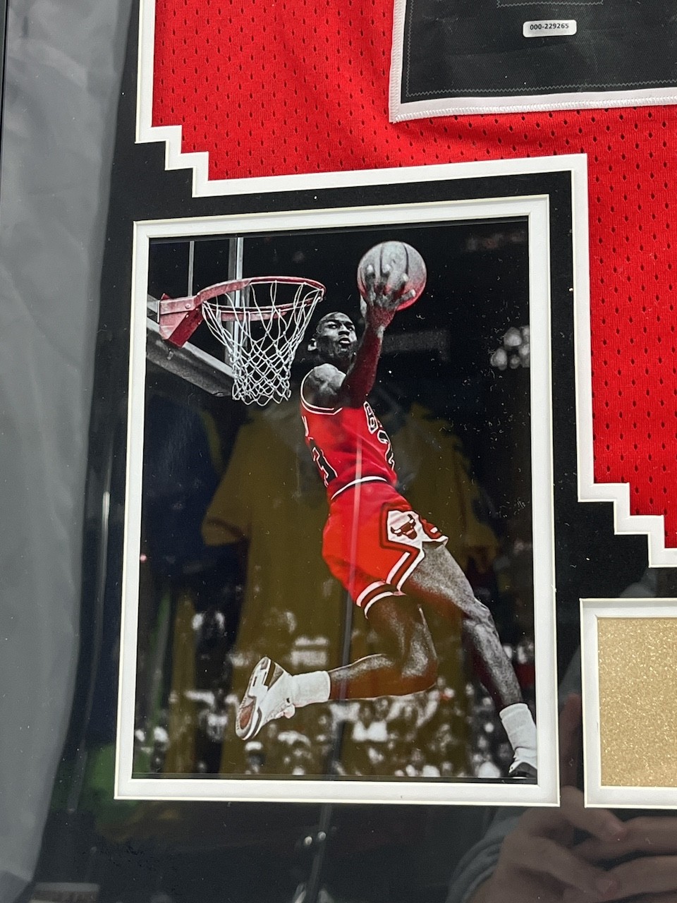 Chicago Bulls Jersey Michael Jordan Signed In Frame NBA Basketball COA thumbnail 4