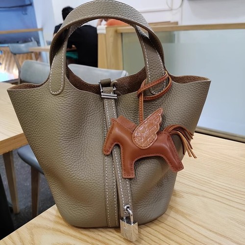 Classic Genuine Leather Horse Wings Keychain Bag Charm Holders Ornaments Gift - Picture 13 of 39