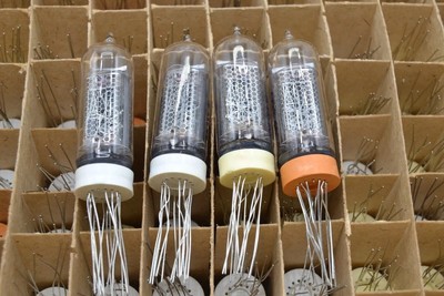 4x IN-19V Röhren tubes nixie (IN19V ИН-19В) NEU NEW NOS tested