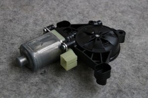 Audi A1 A5 A4 8W Q7 4M R8 4S VW Golf 7 Fensterhebermotor 8W0959801 links rechts