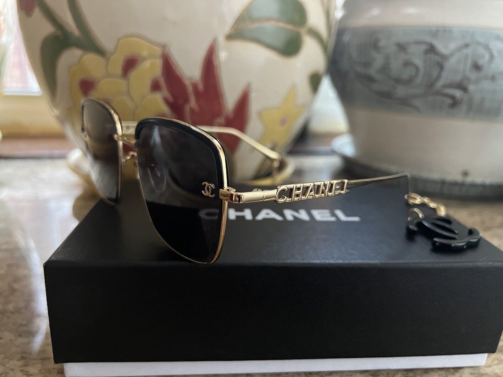 Chanel sunglasses With CC logo