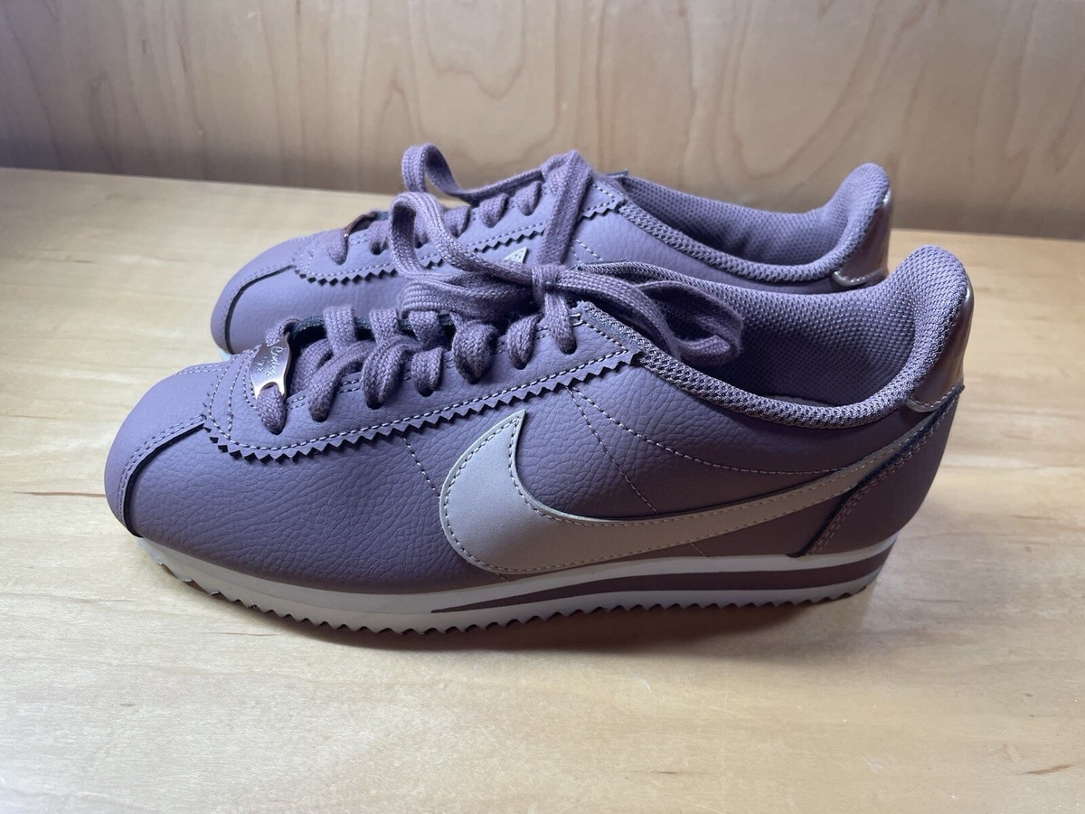Nike Classic Cortez '72 Leather Smokey Mauve Beige Womens Size AV4618-200