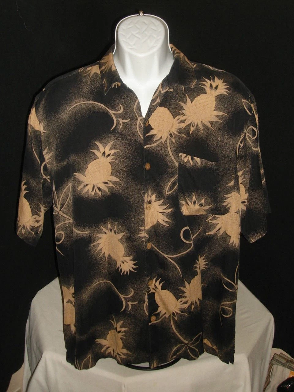 TOMMY BAHAMA BROWN/YELLOW PINEAPPLE PRINT 100% SILK S/S HAWAIIAN SHIRT SZ.M