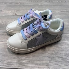 Art Class Kids' Kaitlyn Court Sneakers Silver Size 3 NWT