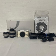PENTAX Q body 2 lenses