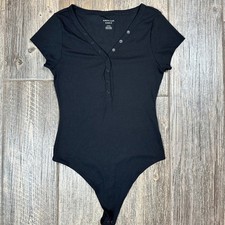 American Eagle Black Ribbed Henley Bodysuit Snap Button V Neck Short Sleeve M
