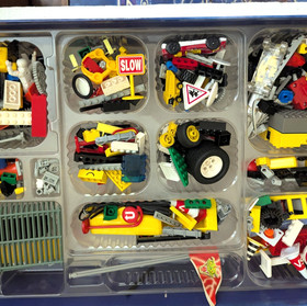 LEGO Mindstorms Robotics Invention System Set Lot |  Approx 600 Pieces | Books