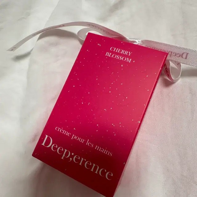 Deep France Perfume Hand Cream Cherry Blossom New with Heart Mirror Gift