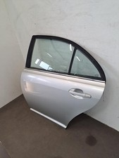 Porte arrière et accessoires Toyota AVENSIS