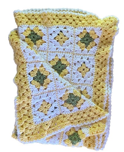 Vintage Granny Square Afghan Crochet Blanket Throw 36x46 Baby Infant Hand Made - Picture 10 of 11