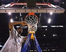 DAKARI JOHNSON SIGNED KENTUCKY WILDCATS BASKETBALL 8X10 PHOTO w/COA PROOF