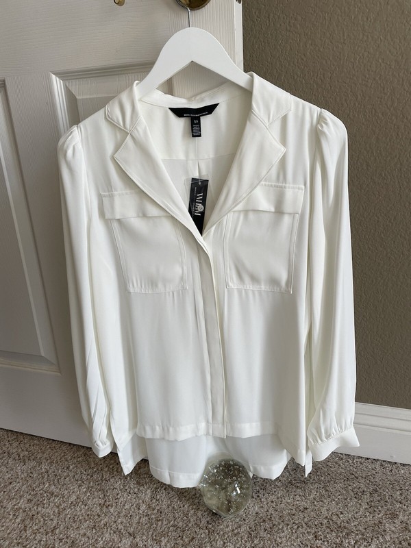 Women's WHBM Ivory Long-Sleeve Camp Shirt - Size XS - NWT!