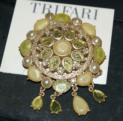 Trifari Round Green Antique Gold Pin Broach NEW Fashion Jewelry