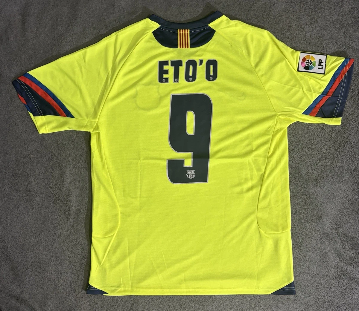Preços baixos em Nike Samuel Eto 'o Clube Internacional de Roupas