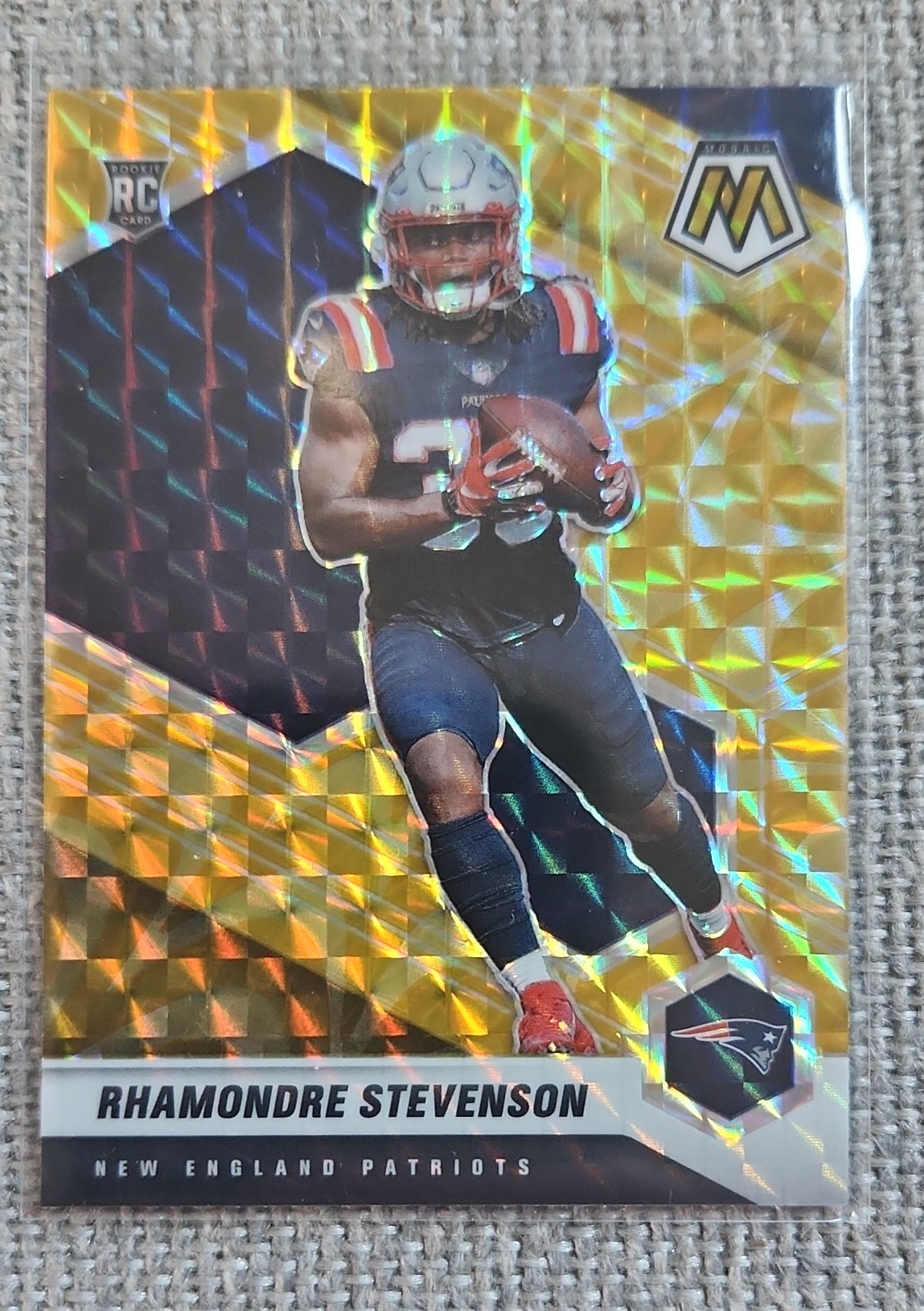 2021 Panini Mosaic - Rookies Rhamondre Stevenson #337 Reactive Yellow Mosaic...