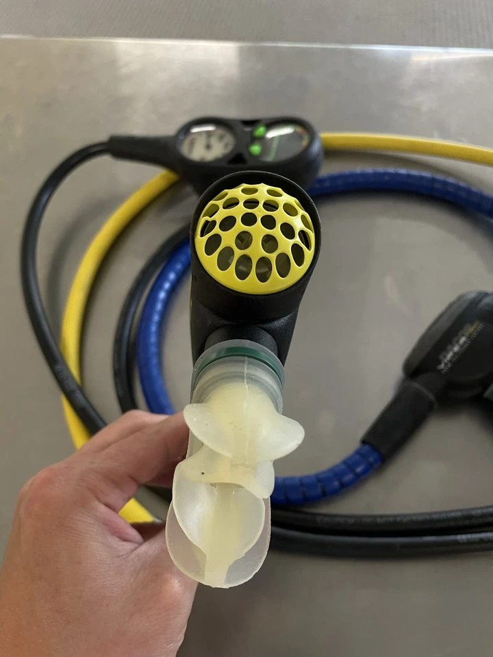 Dacor Viper 1st & 2nd Stage w/ Octo & Aeris Atmos 100s Dive Computer (Dive Gear) - Image 3 of 4