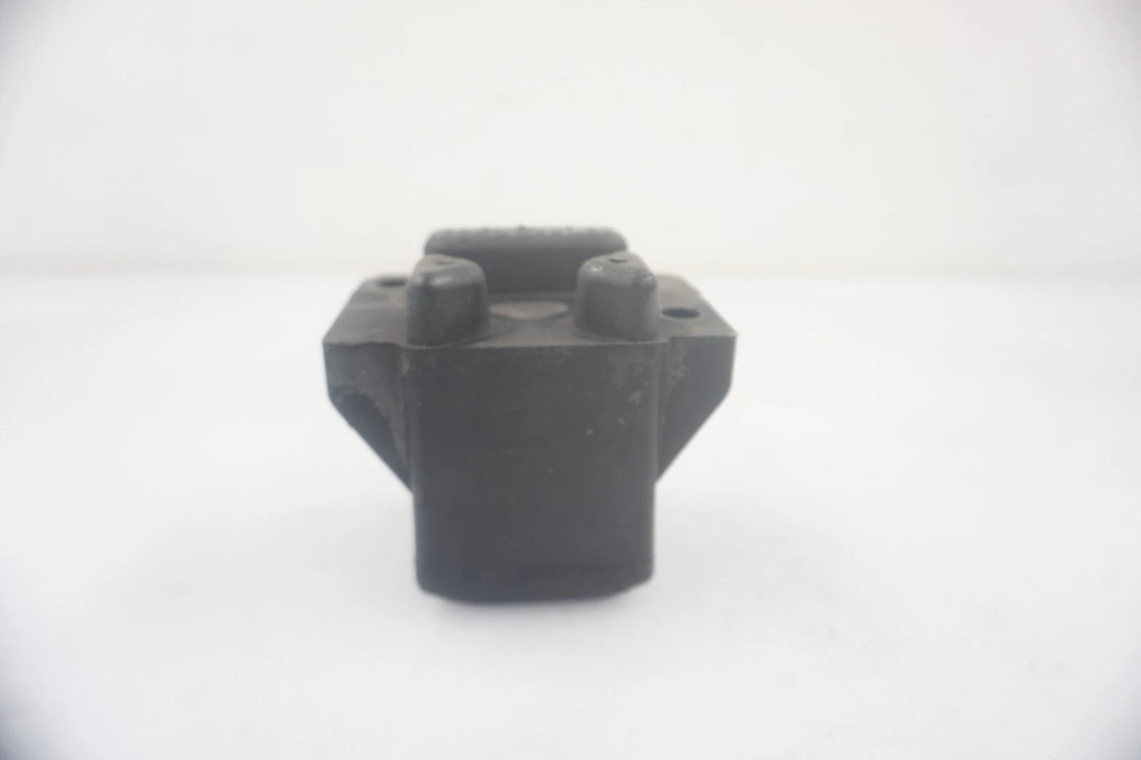 1996-1997 Yamaha WaveVenture 1100 OEM Upper Engine Mount Stopper Assembly