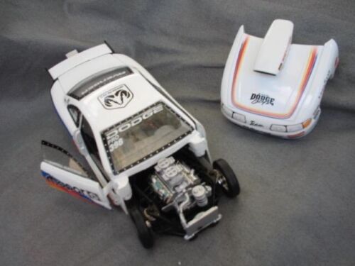 Sia Darrell Alderman che Scott Geoffrion Mopar 1997 Dodge NHRA Pro Stock 1/24 - Foto 11 di 14