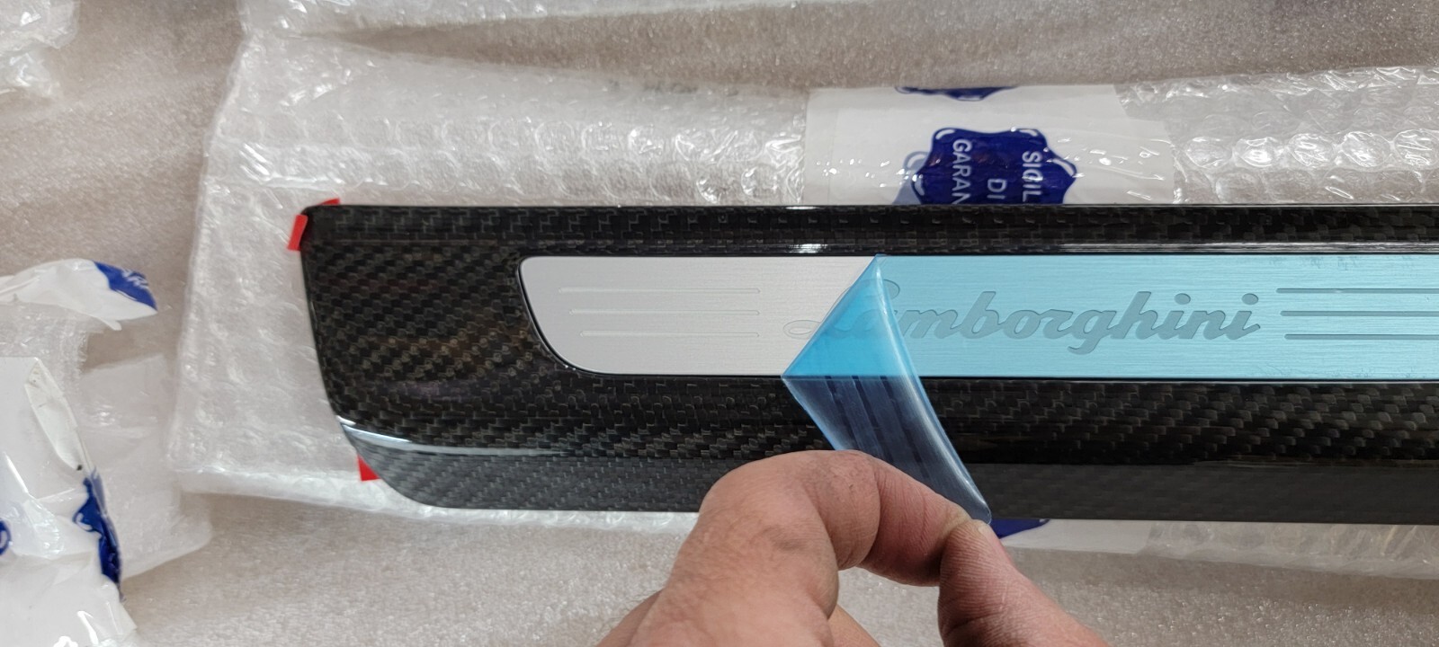 LAMBORGHINI URUS CARBON FIBER DOOR STEP KICK PLATES SCUFF PLATE SET OEM NEW!