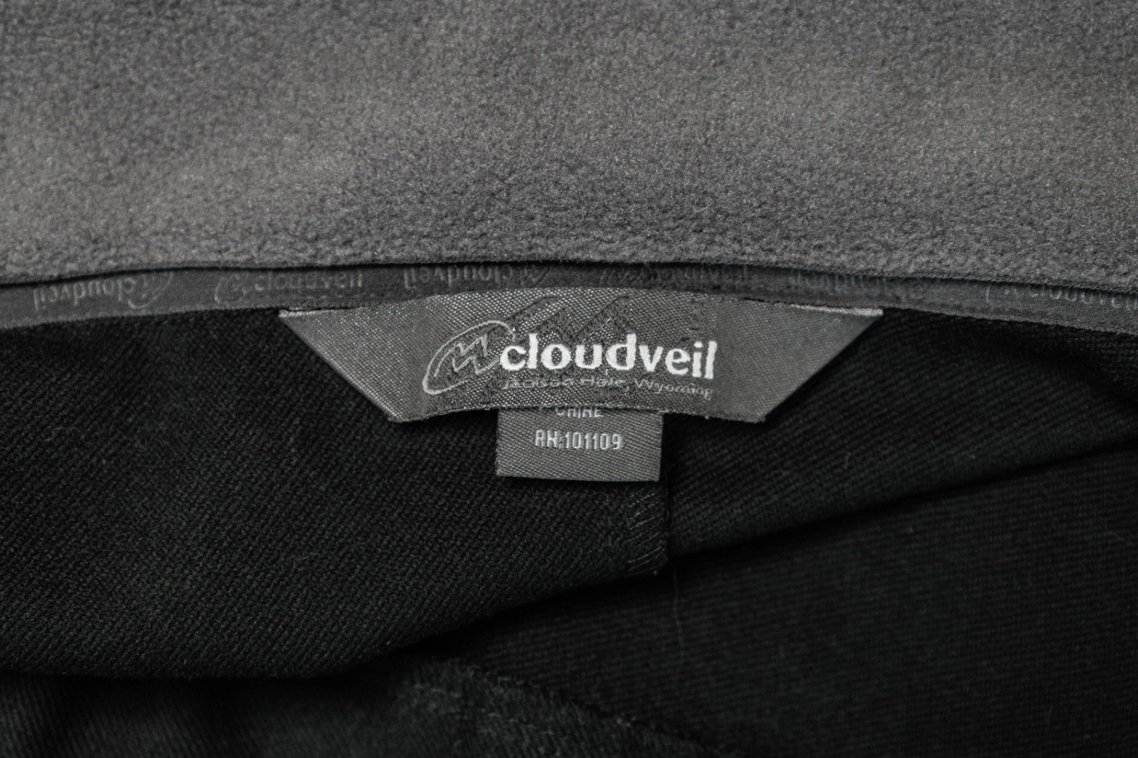Cloudveil Serendipity Black Softshell Windstopper… - image 11