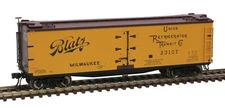Atlas HO Scale 40' Wood Reefer (Beer Brand) Blatz #23107 (Yellow/Black)