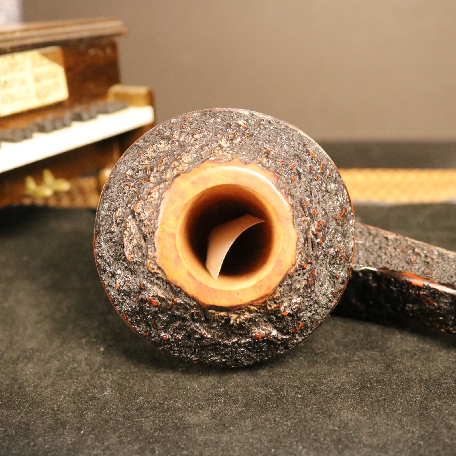 Ardor handmade pipe sandblasted with antique texture of heather wood