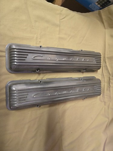 GM 3726086 Corvette Aluminum 7-Fin Valve Covers - Staggered hole pattern – Pair - Bild 1 von 14