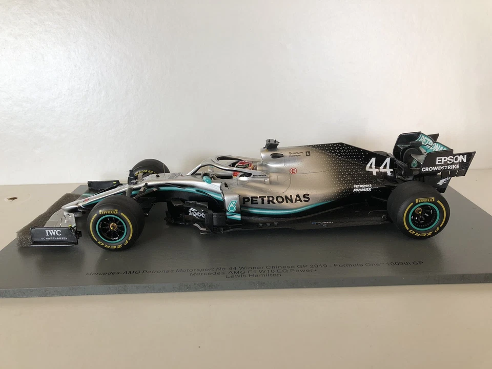 SPARK MODEL 18S450 Mercedes F1 W10 1000° Chinese GP 2019 Lewis Hamilton 1:18 - Immagine 2 di 4