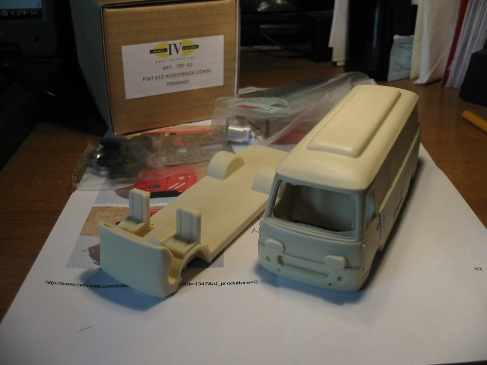 kit Fiat Furgone 625 Assistenza Corse Ferrari - IV Model Factory 1/43 - Immagine 4 di 4