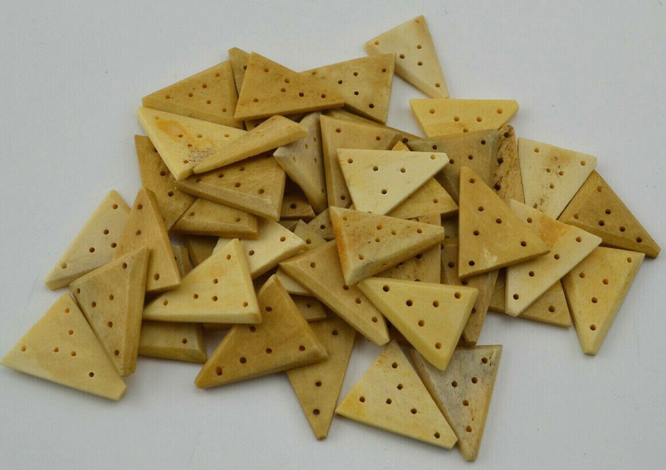 300 PCS LOOSE ANTIQUE TRIANGLE CARVED WATER BUFFALO BONE BEADS BUTTONS ...