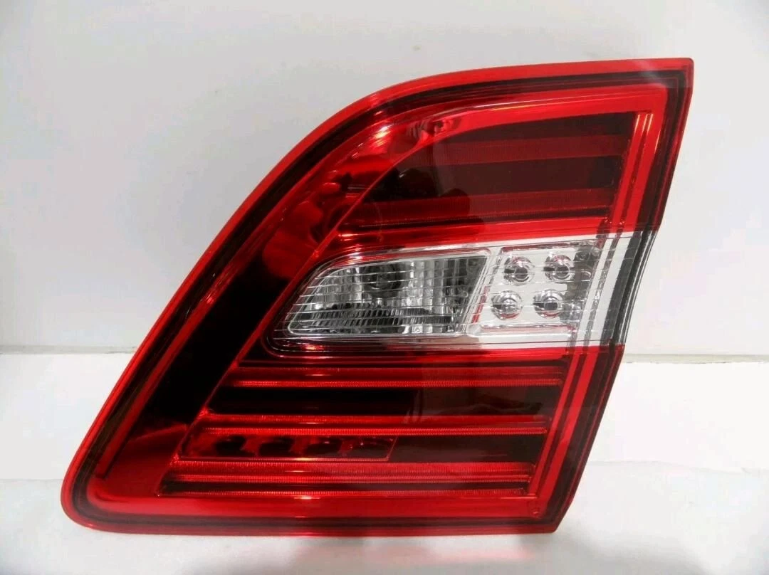 Mercedes ML W166 Rückleuchte Heckleuchte innen rechts Heckkappe 