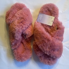 NEW PINK Womens Fluffy Fuzzy Slippers Sz 9/10 Criss Cross Strap Slide Slipper