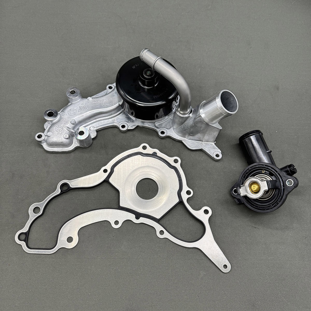 Maserati Ghibli 2017 Water pumps with housing Set
