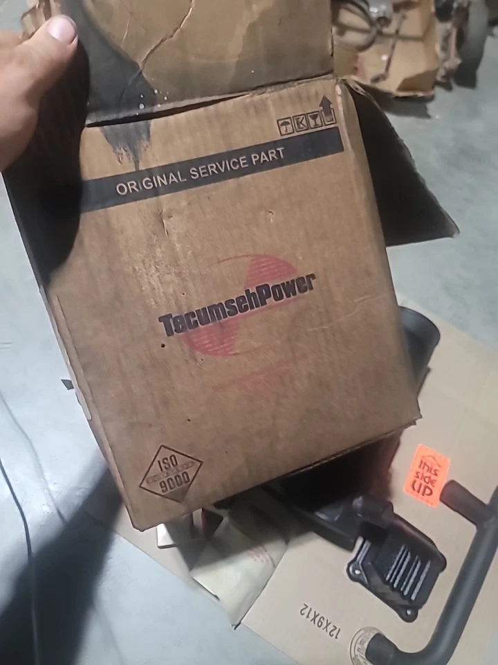 TECUMSEH Muffler Kit 730658 OV691 Tvt Vtx Exhaust Pipe Clamps Gasket Valve Cover - Image 3 of 4