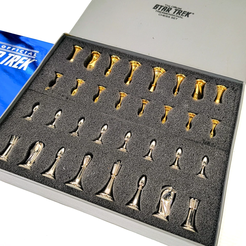 Star Trek Tridimensional Chess Pieces Metal Gold & Silver Plated - Image 2 of 4