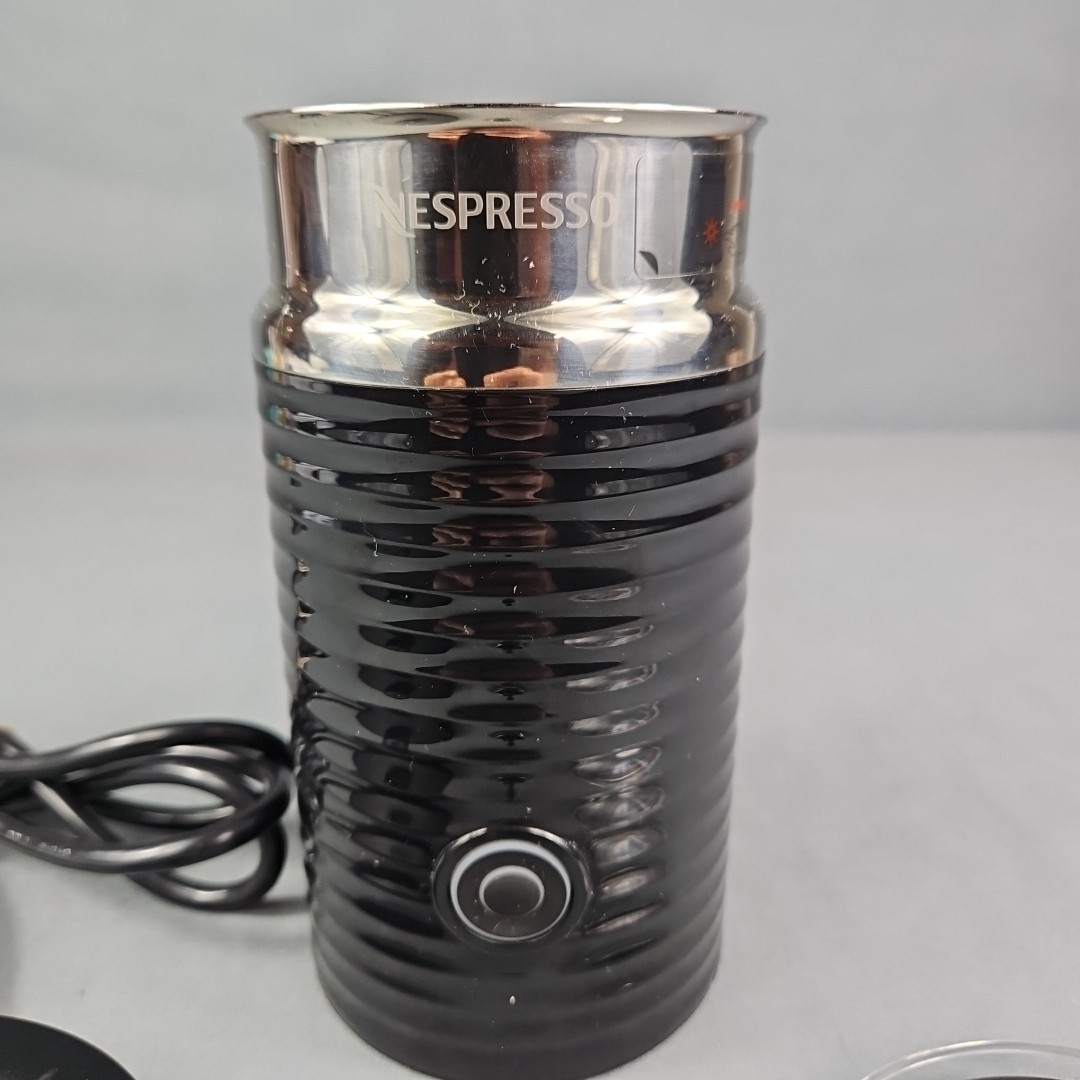 Nespresso Aeroccino 3 Milk Frother Model 3694. Black w/ Base