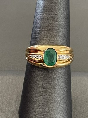 Ring 18 Kt Gelbgold 0,60 kt Smaragd & 0,04 kt Diamant. Größe 7 (K10)