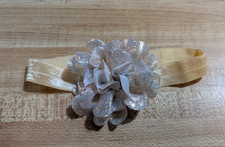 Unbranded Baby Girl Size 0-6 Months white silver flower beige band headband