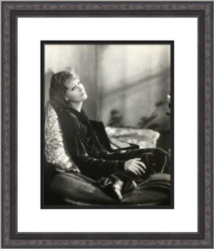 Greta Garbo Black & White Print Newly Custom Framed  - Foto 1 di 2