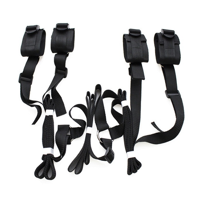 Kit Letto Sadomaso Con Polsiere E Cavigliere – Imbracatura Bondage Nera – Unisex