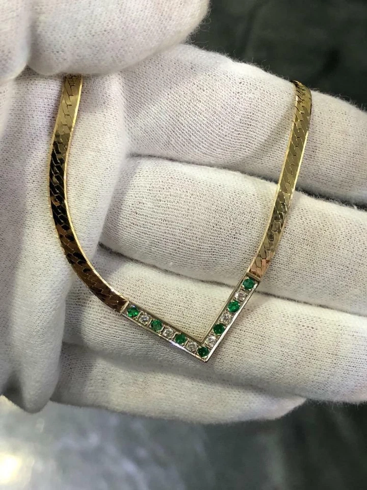 Colar de tênis V ouro amarelo 14k com diamantes e esmeraldas verdes 16" comprimento 10,6 g