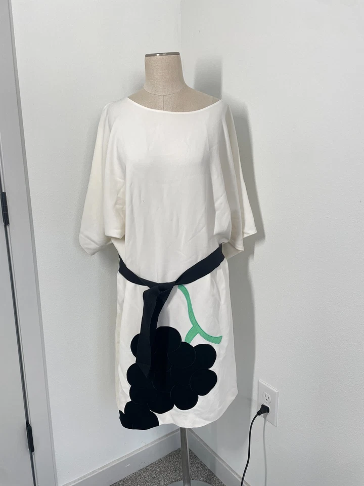 Vestido Moschino Barato y Elegante US 12 Blusa Uva Mini Cinturón Kitsch Beige Foto 2 de 4