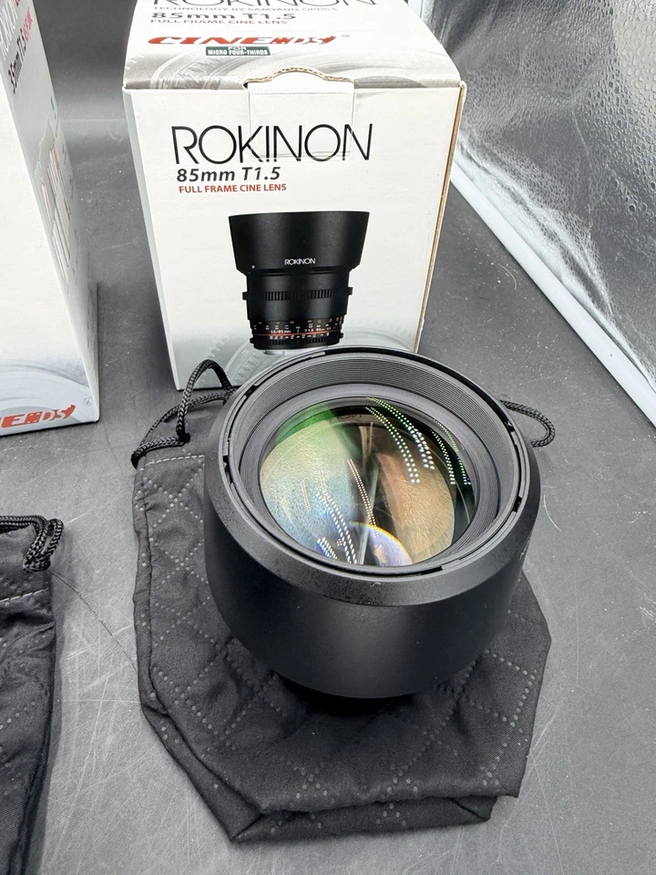 Rokinon Cine DS T1.5 Cine Lens Kit for Canon EF 35mm, 50mm, 85mm Very Light Use - Image 3 of 4