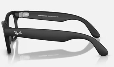 RAY-BAN Meta Wayfarer RW4006 Sunglasses Shiny Black/Transitions