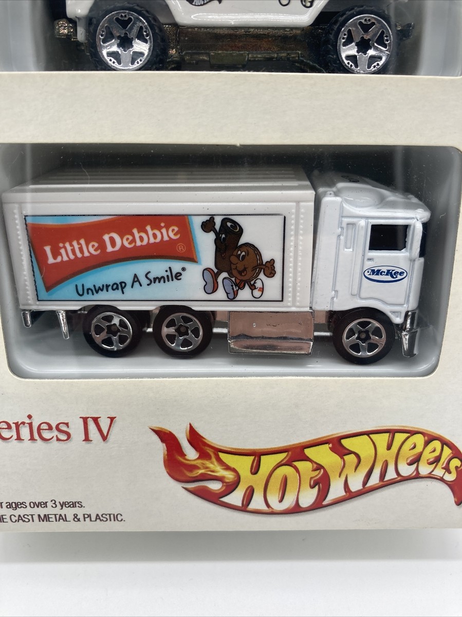 Hot Wheels Little Debbie Snacks 3台パック s-l400.jpg