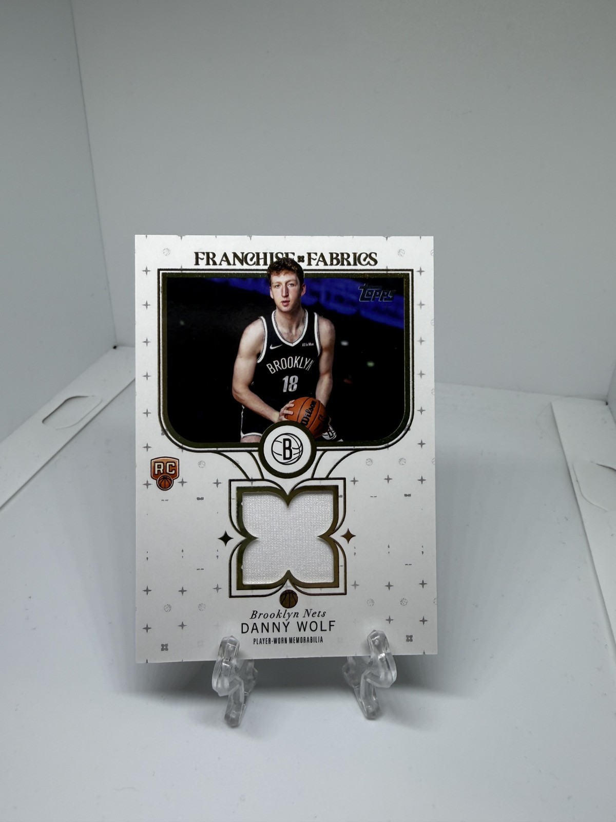 2025-26 Topps - Franchise Fabrics Danny Wolf #FF-DW (MEM, RC) Nets
