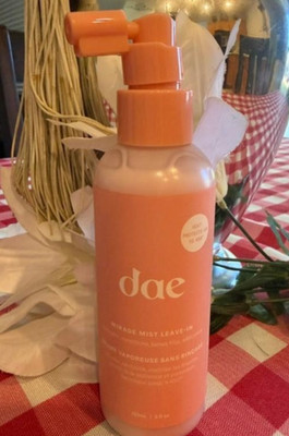 NEW dae MIRAGE MIST LEAVE-IN TREATMENT DETANGLES, TAMES FRIZZ, ADDS SHINE
