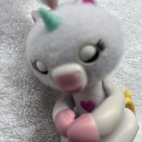 WowWee Fingerlings Lulu Interactive Baby Unicorn - Loose Pre-owned Tested