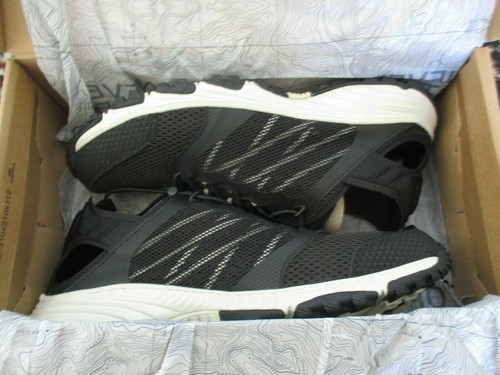 BNIB The North Face Litewave Amphibious 